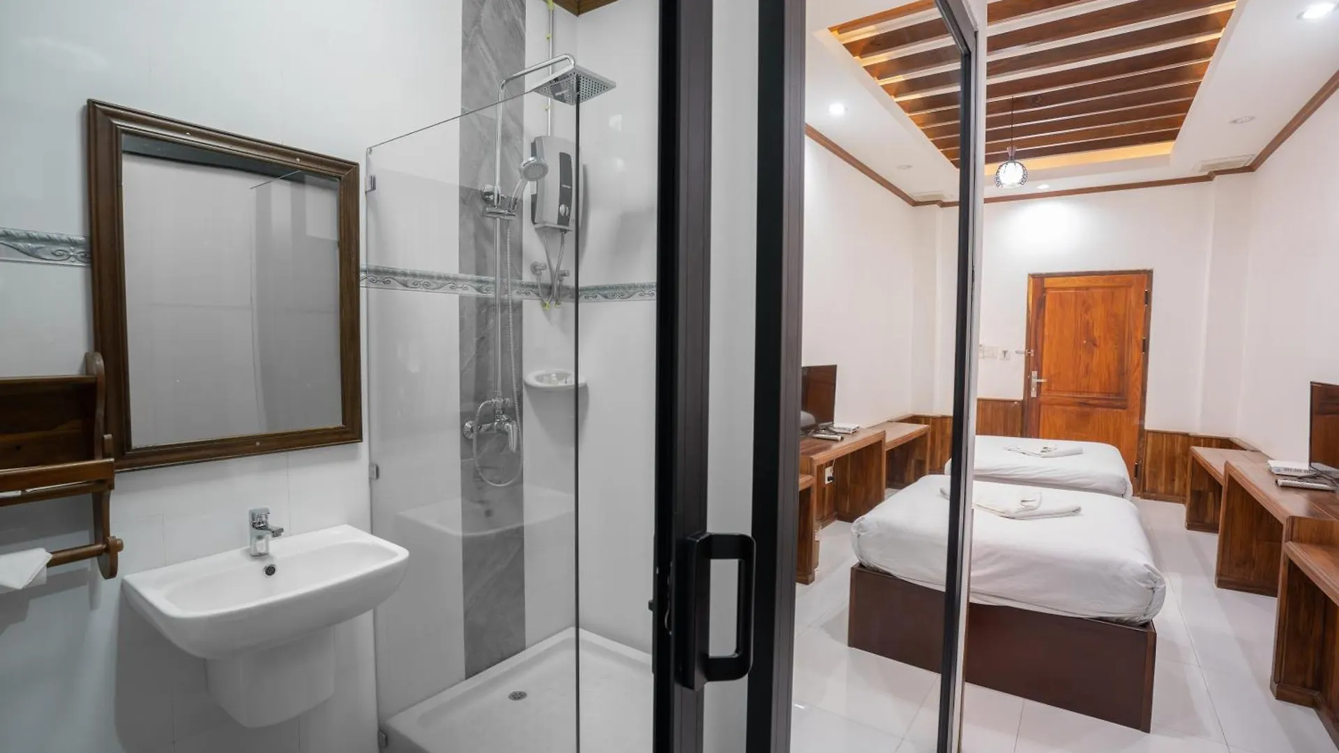 **  Luangsay Inn Luang Prabang Laos